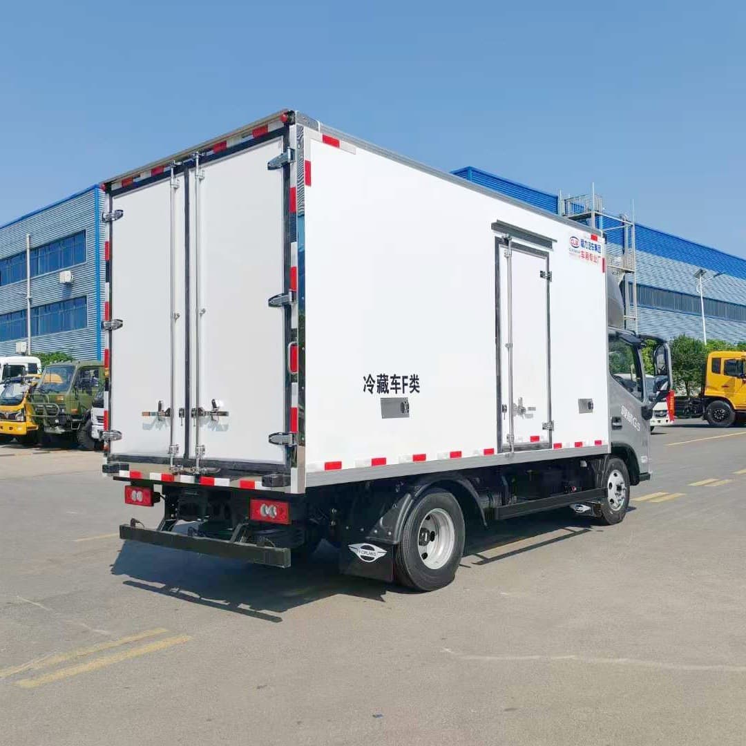 Refrigerated Truck Cold Chain Transport Insulated Box Right-Hand Drive 3