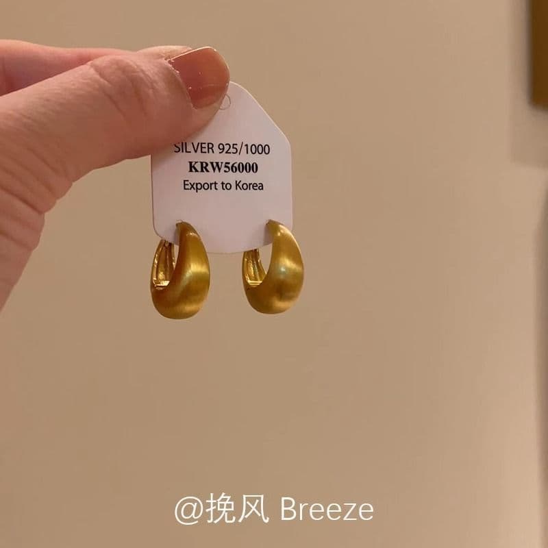 Golden matte metal high quality earrings, french style 1