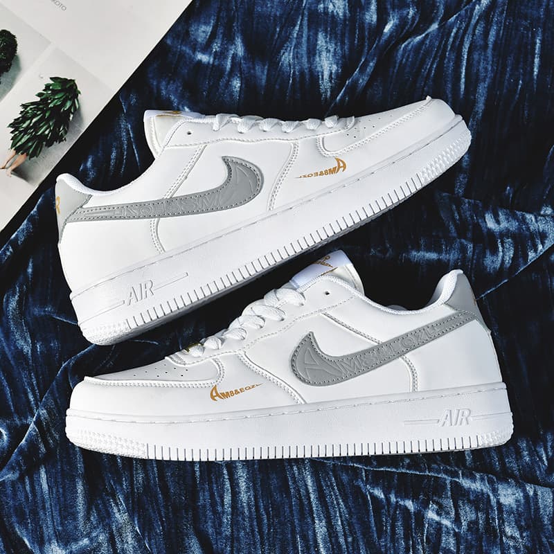 Air jordan, low universal white sneakers for leisure for men and women 1