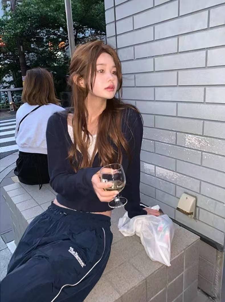 Nowadays, Korean niche Ba Naijia 2025 autumn slimming hooded hollow zipper knitted cardigan jacket air-conditioned shirt for women 1