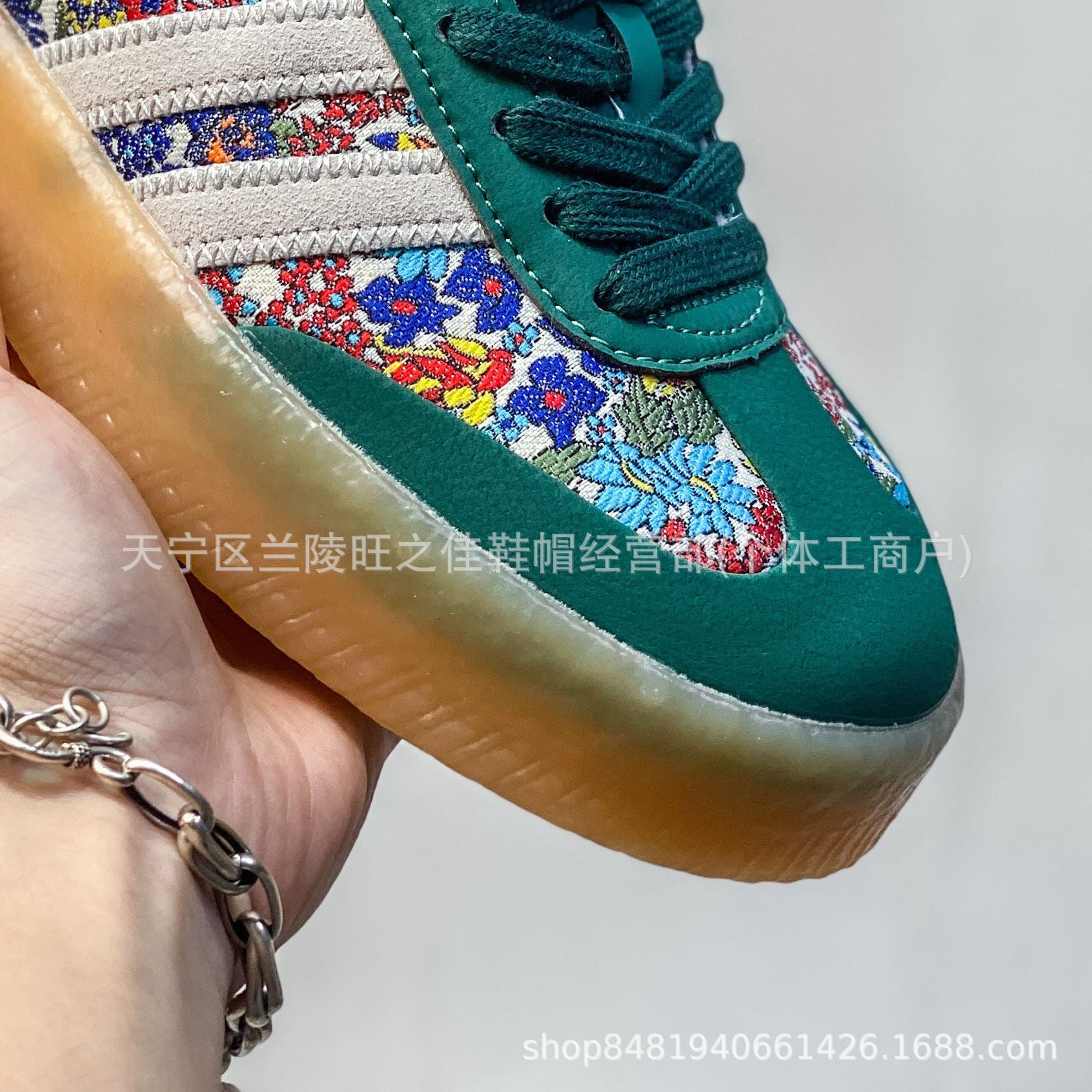 (Wholesale), football universal low sneakers 1