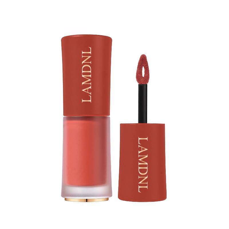 Lip gloss, lipstick, makeup primer, beautiful waist, translucent shading