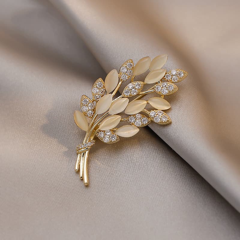 Fashionable high-end brooch, sophisticated suit lapel pin, accessory, protective underware, pin, high-quality style, light luxury style 2