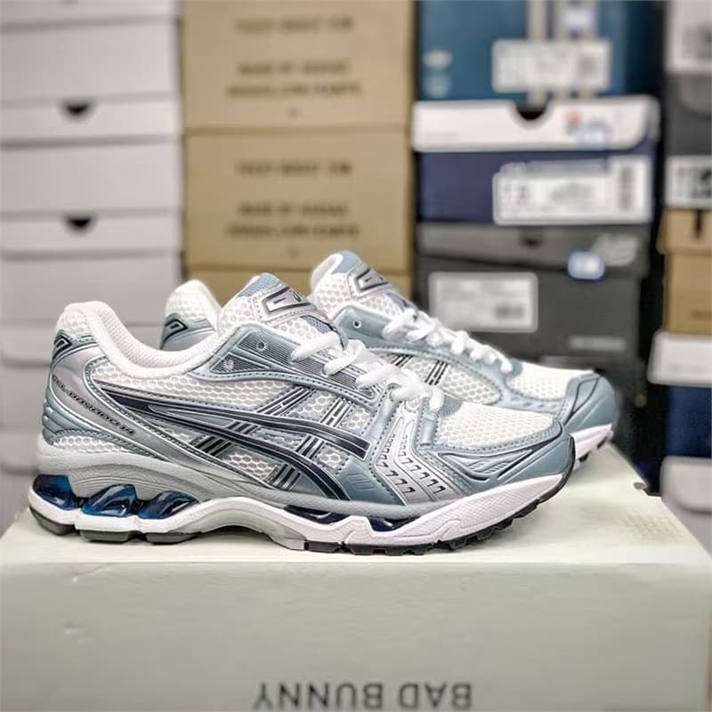 Comfortable wear-resistant protective low breathable shock-absorbing sneakers for men and women, for running 1