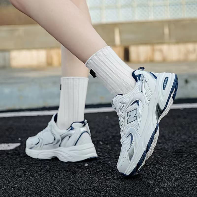 Sports shoes for men and women, versatile dad shoes, breathable heightening shoes, comfortable running shoes, classic N-word 530 shoes 2
