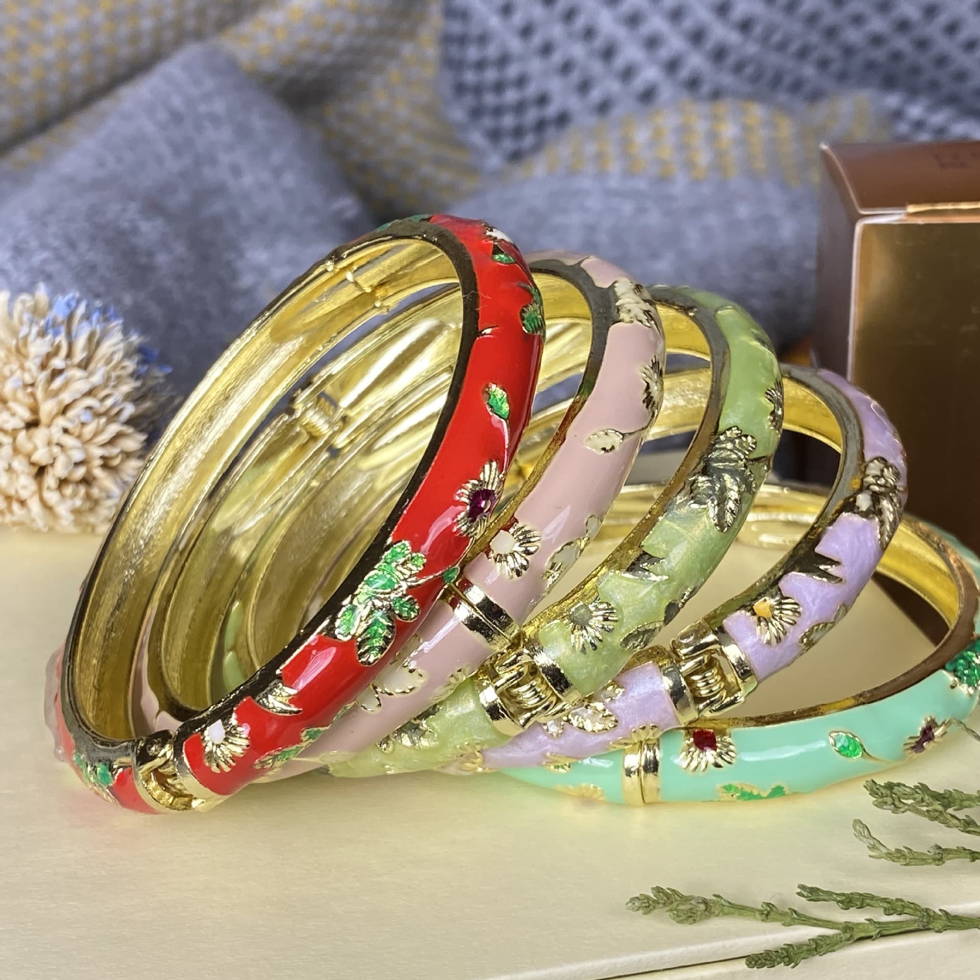 Chinese bracelet, retro enamel, souvenir, Chinese style, floral print 2