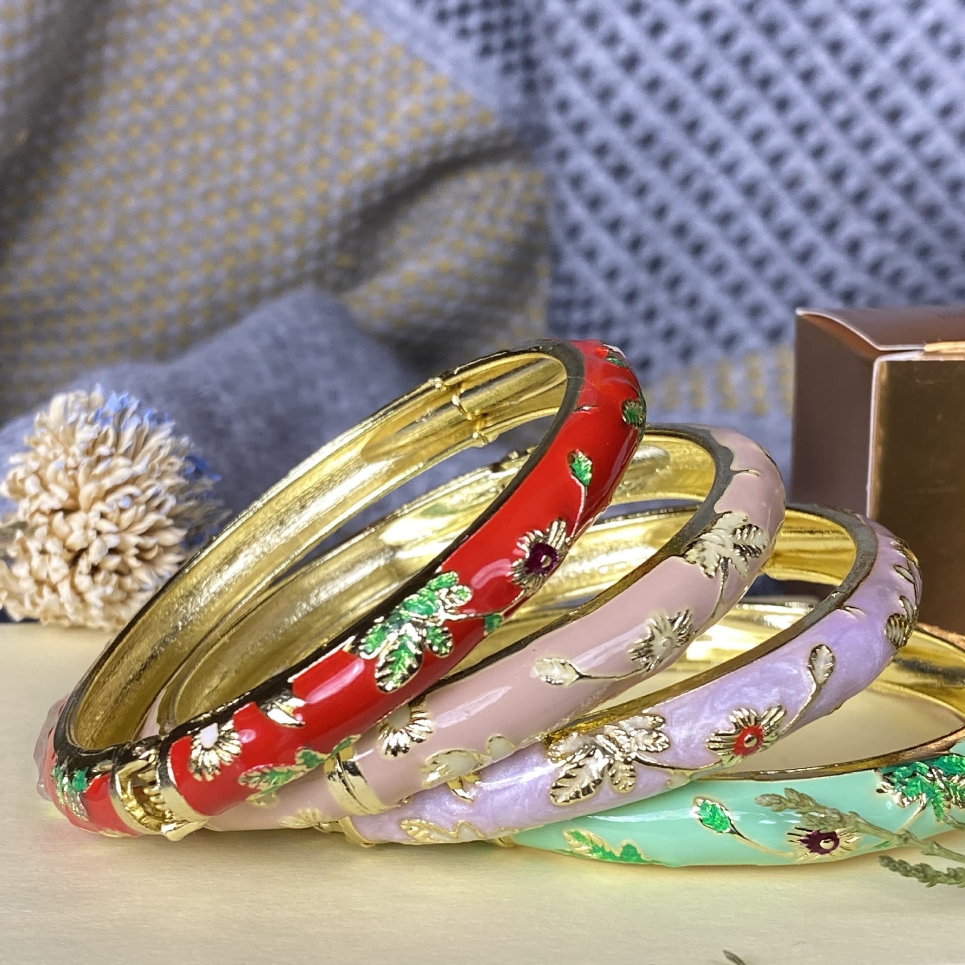 Chinese bracelet, retro enamel, souvenir, Chinese style, floral print 4
