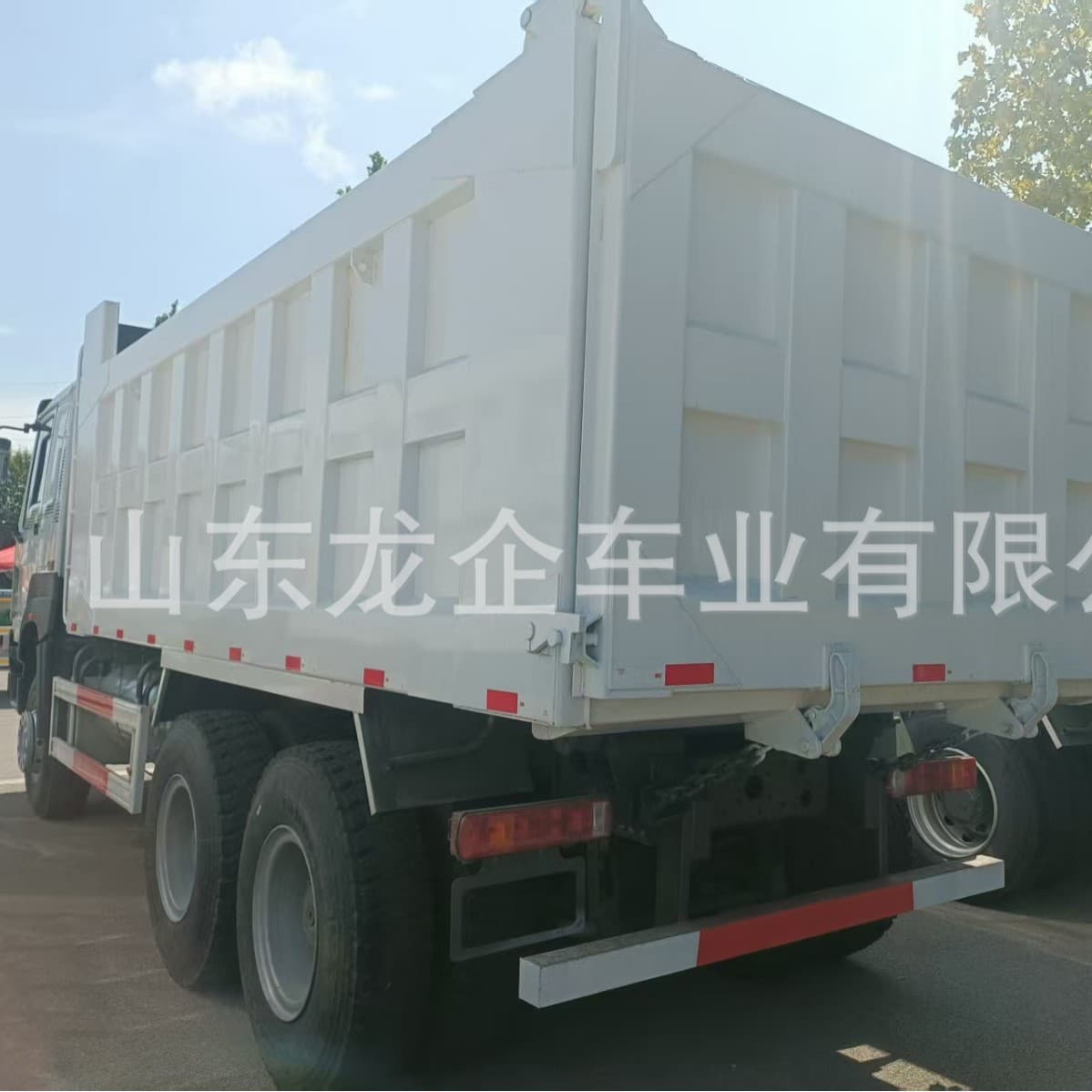 Cross-border Central Asia Middle East SINOTRUK Howo V7-X371 HP 430 HP sand and gravel muck transportation dump truck 3