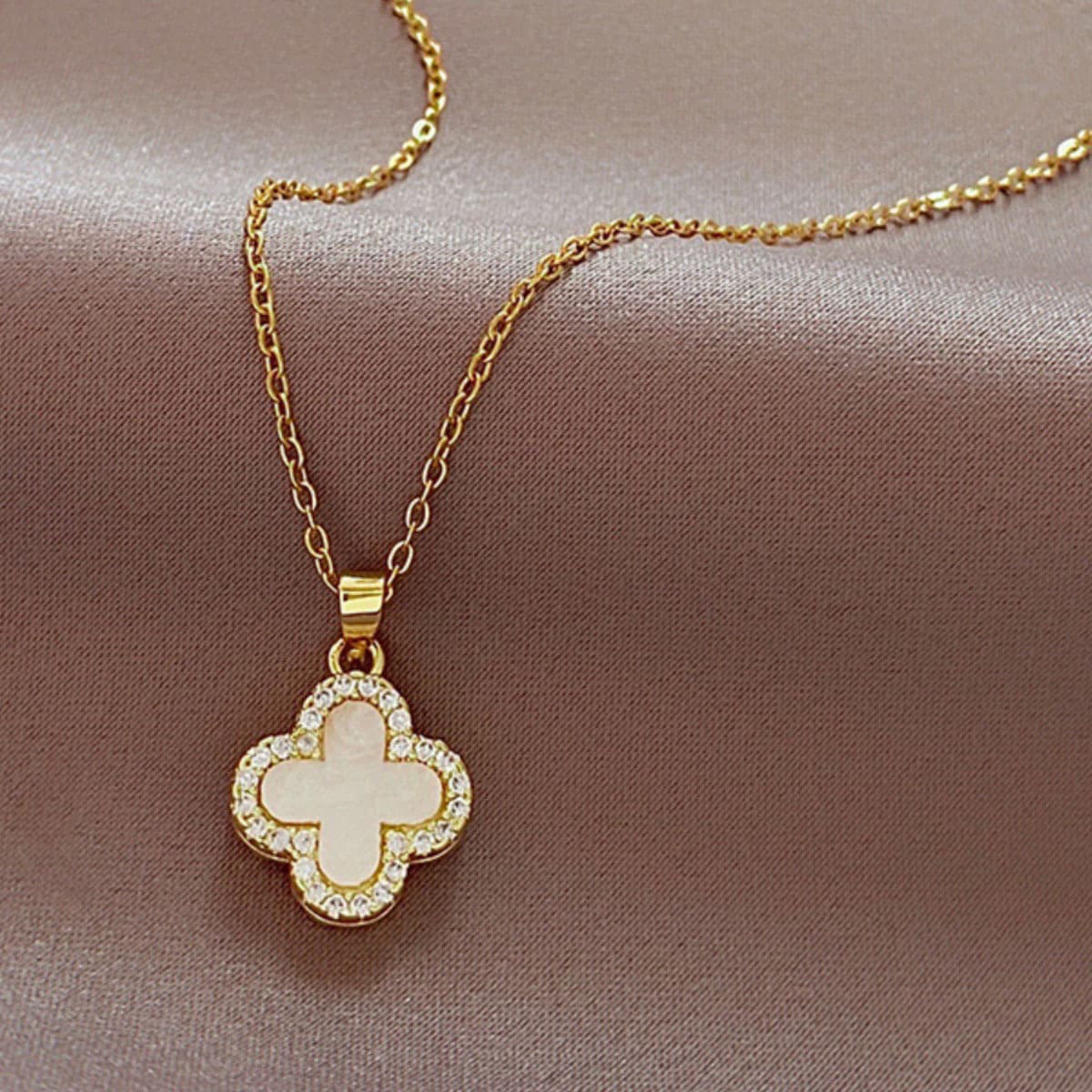 Summer fashionable necklace, four-leaf clover, light luxury style 4