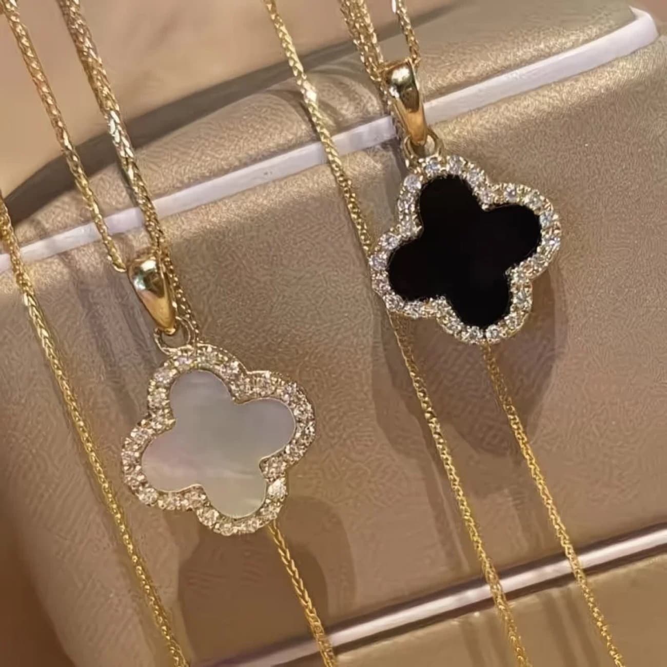 Summer fashionable necklace, four-leaf clover, light luxury style 5