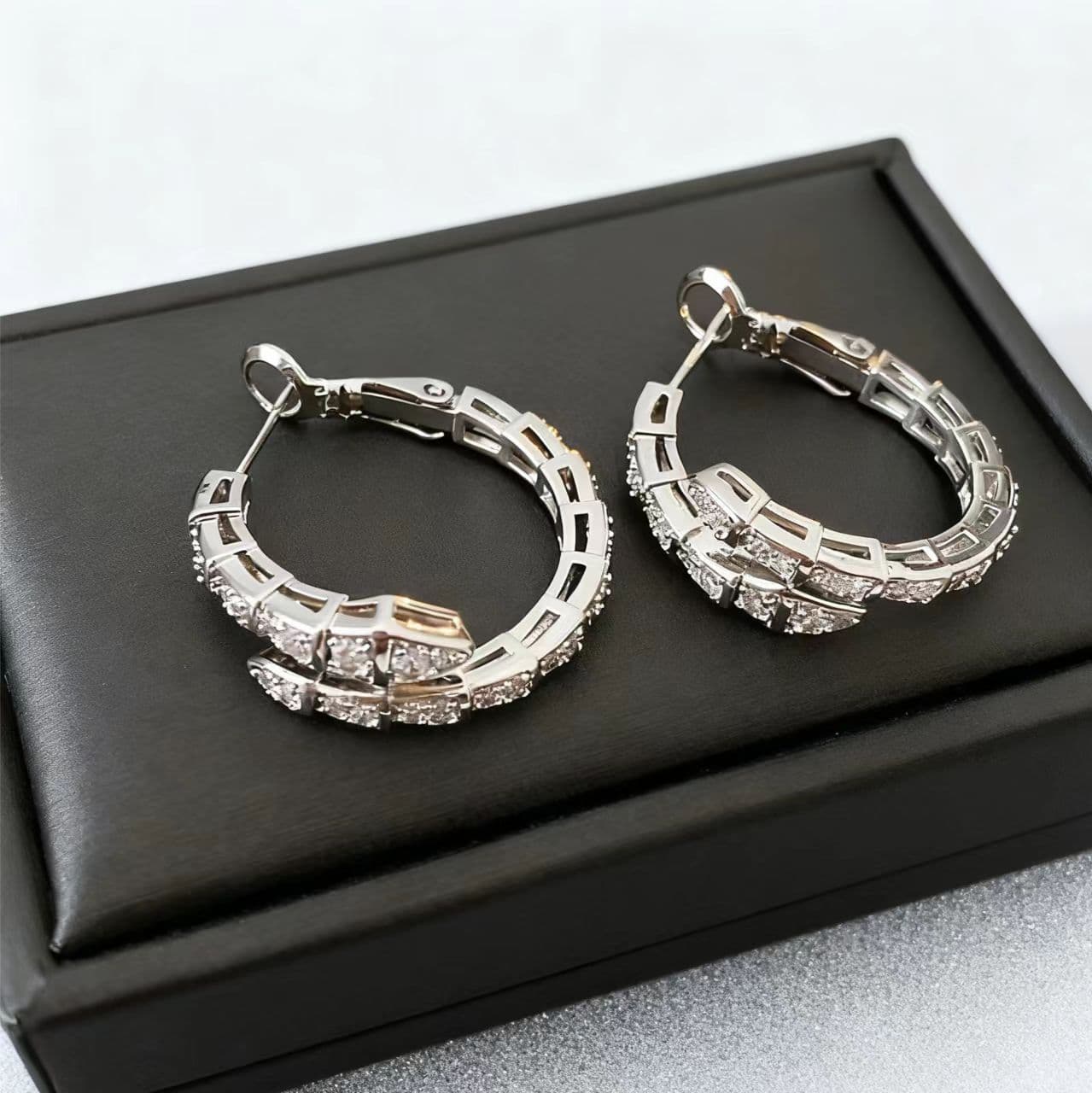 Small design sophisticated universal fashionable earrings with zircon, light luxury style, simple and elegant design, high-quality style 4