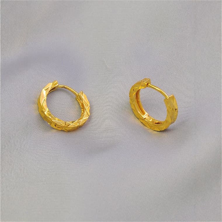 Douyin's popular golden crushed ice sparkling baby's breath earrings with irregular section and sparkling earrings 1