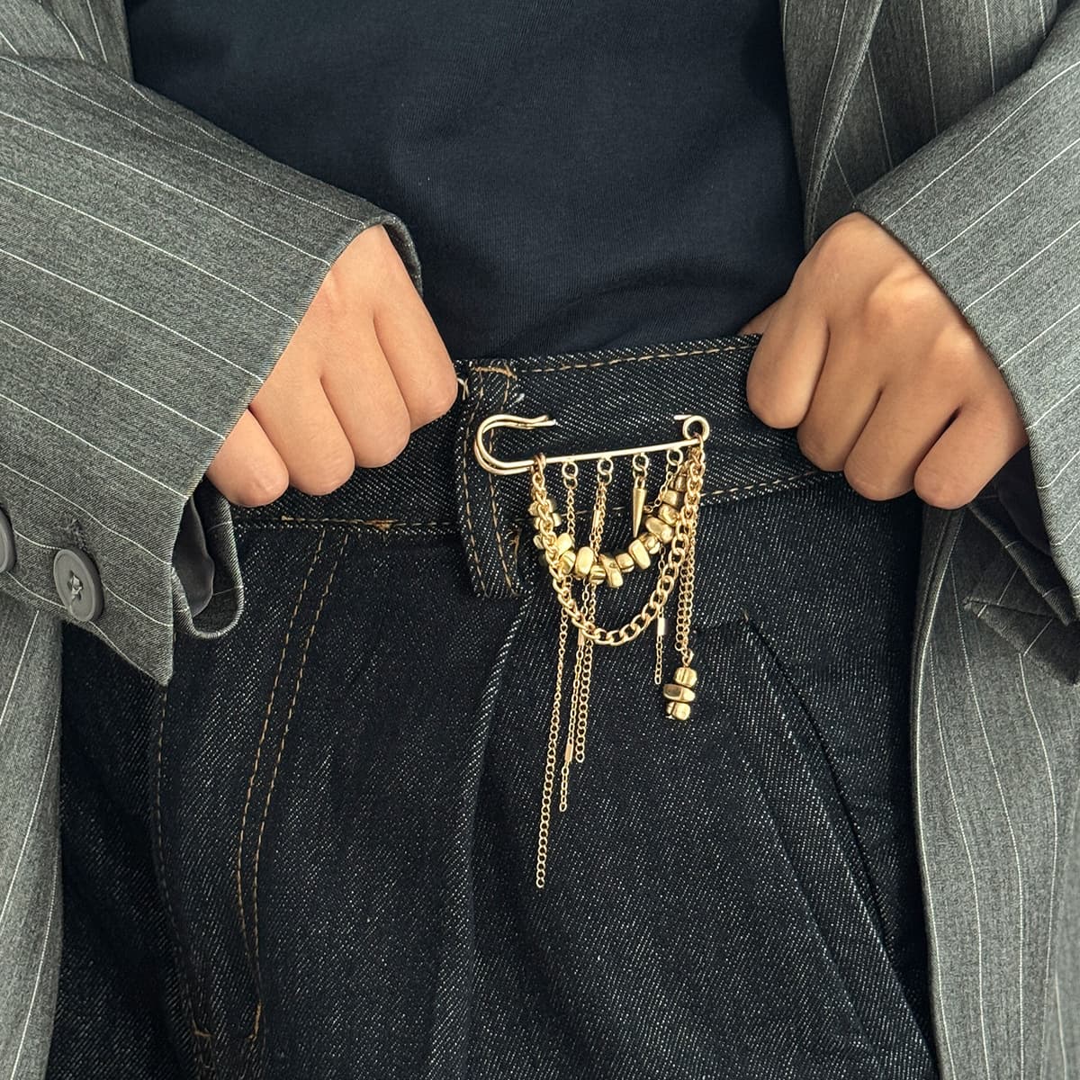 (Cross-border trading), fashionable accessory, small design brooch with tassels, universal trousers, European style 2