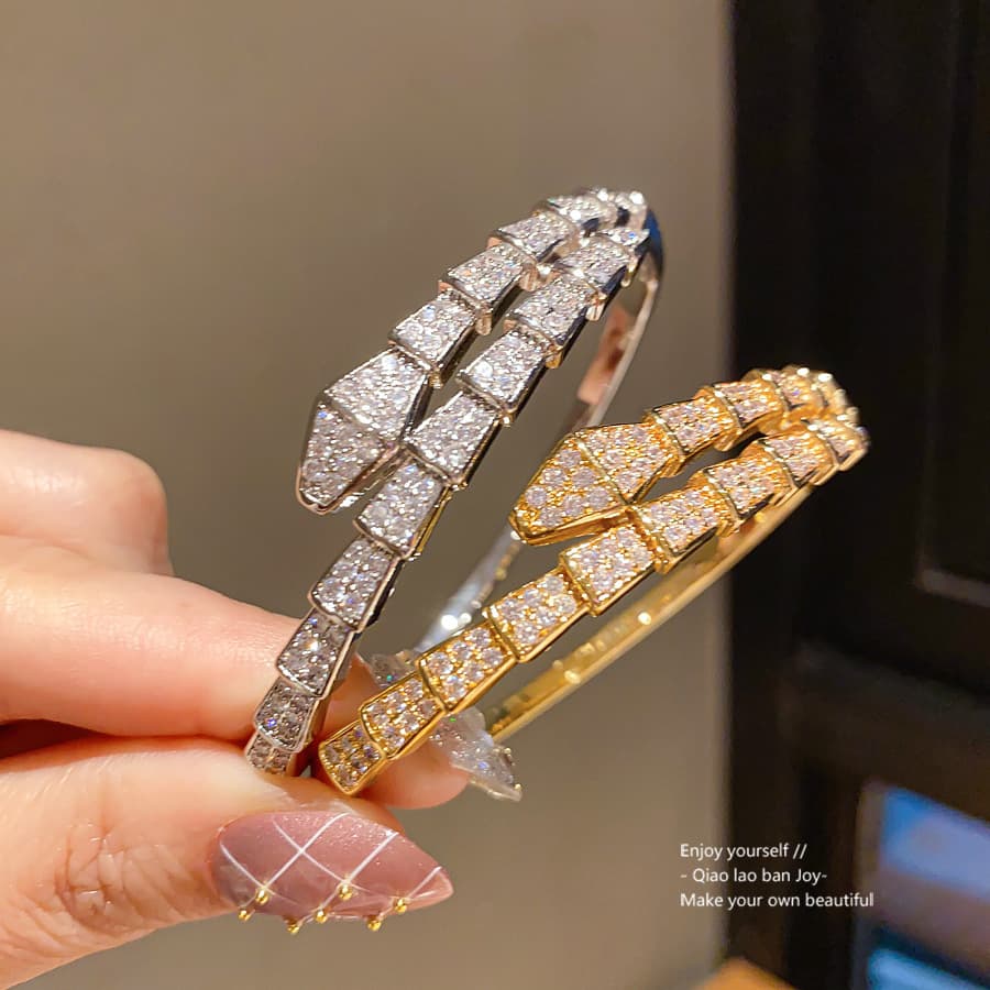 Retro fashionable bracelet, jewelry, 18 carat, light luxury style, high-quality style 3