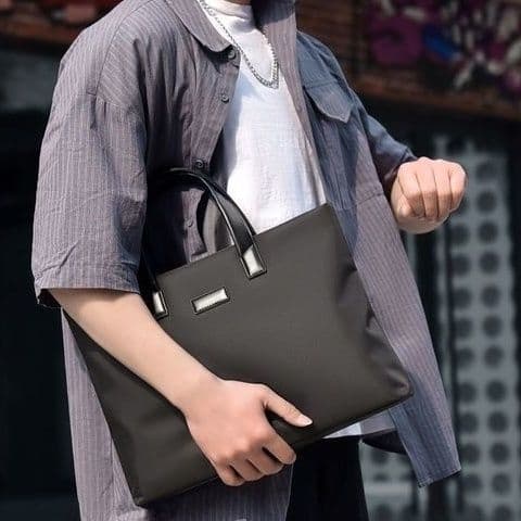Handheld one-shoulder bag for men and women to go out 3