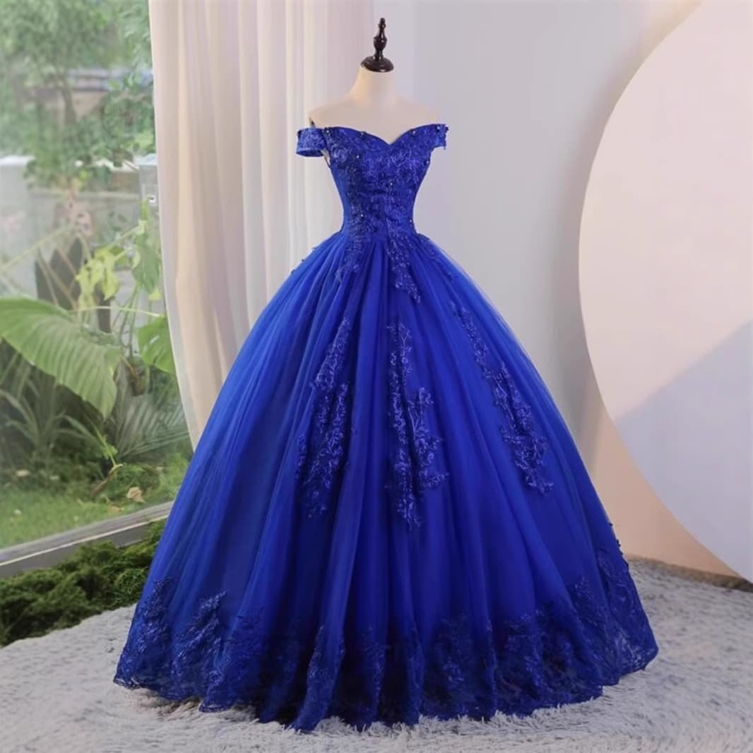 Blue evening dress 2025 new adult one-shoulder dance party puffy skirt show art exam host color yarn dress women 3