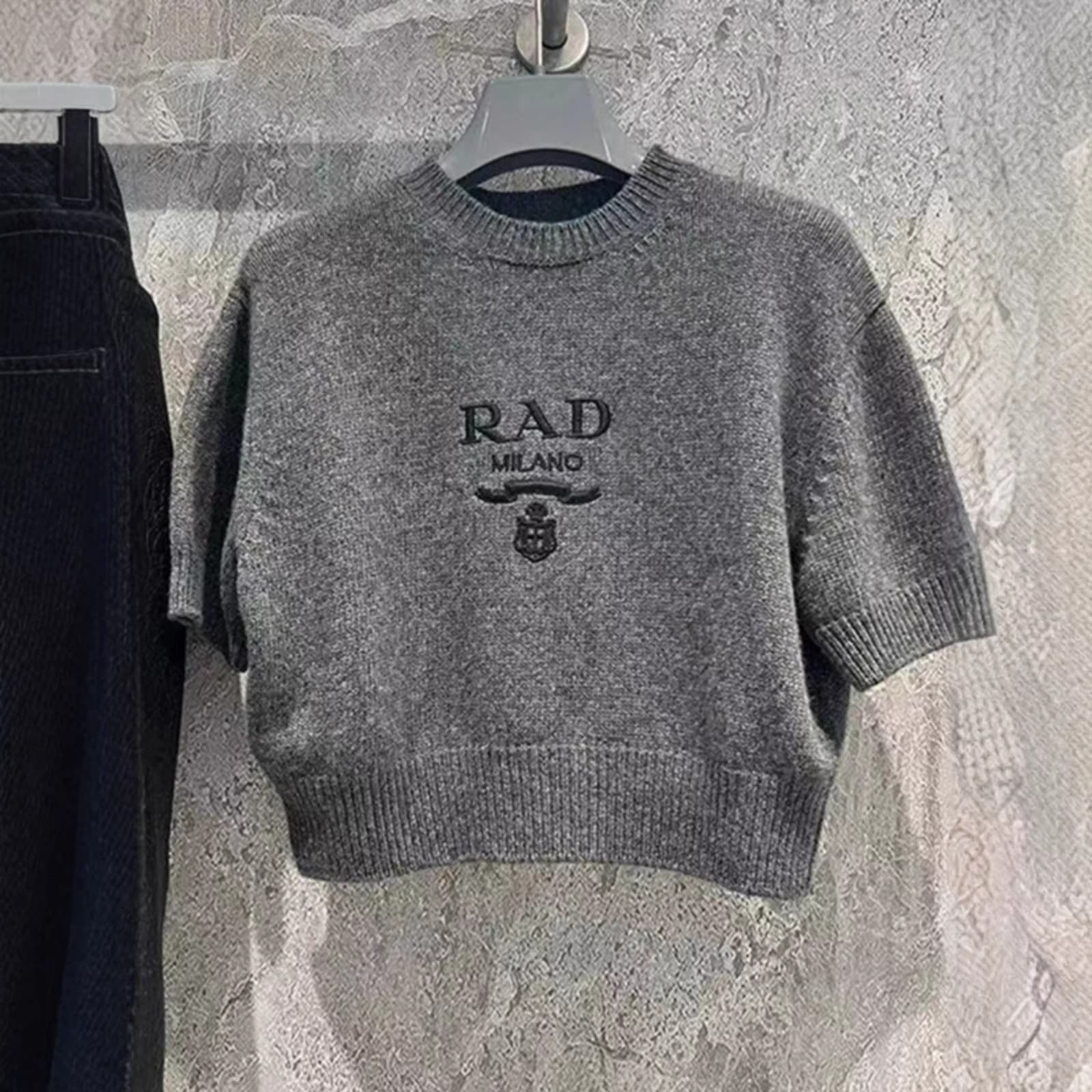 Knitted cashmere badge, with short sleeve, loose fit, with embroidery 1
