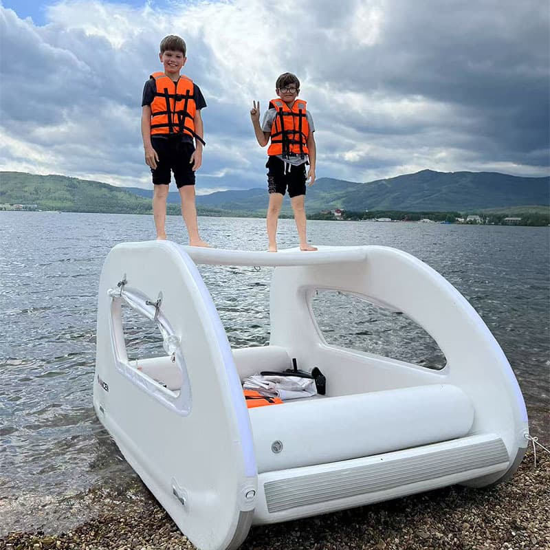Water inflatable yacht slide portable and stowable outdoor yacht solar perpetual motion floating bed Lua hovercraft