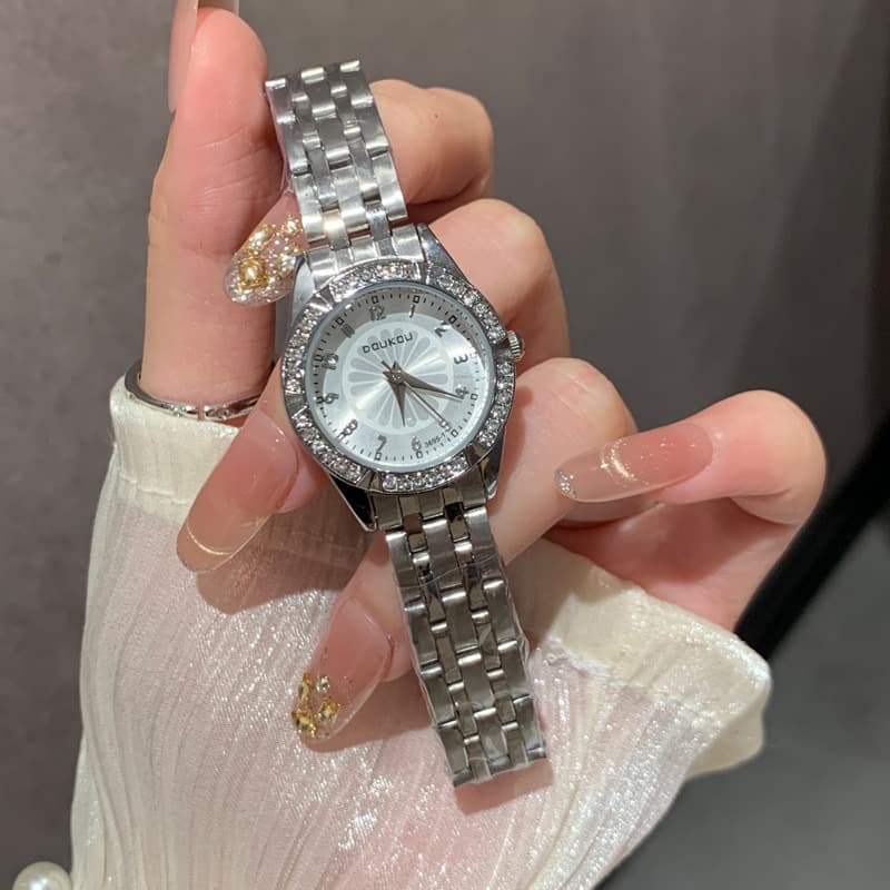 DOUKOU watch women's small fresh blue daisy diamond small dial exquisite women's watch cross-border best-selling quartz watch