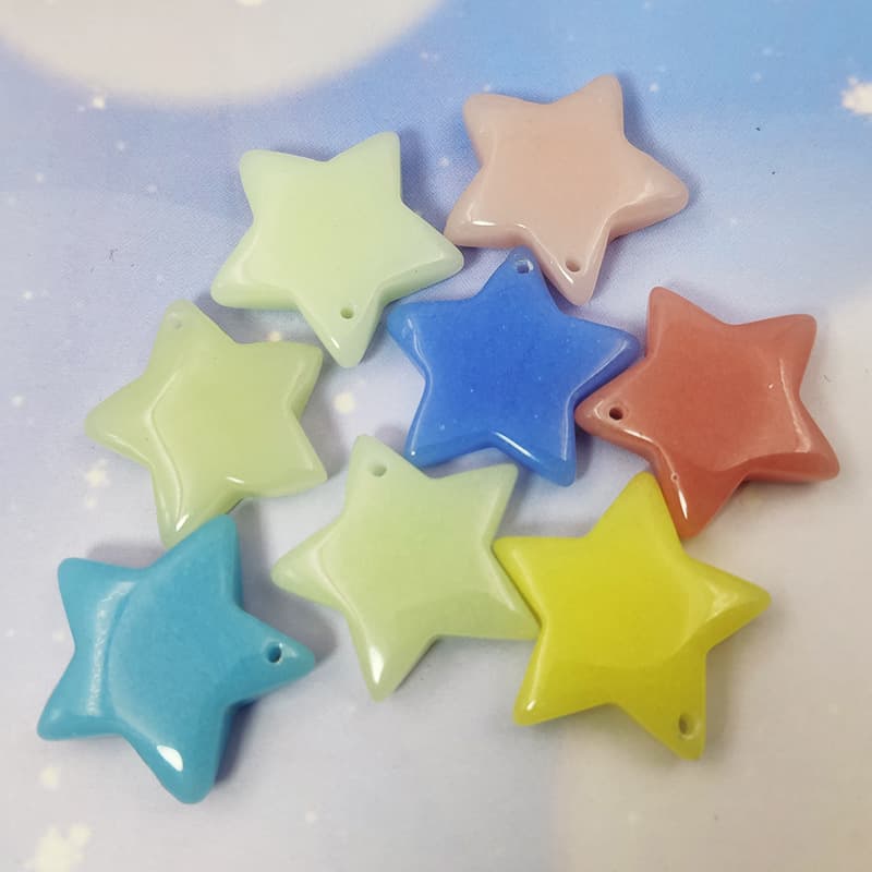 Night -luminous stone pentagram color luminous fluorescent stone small star children safe, non -toxic creative pendant supply manufacturer supply