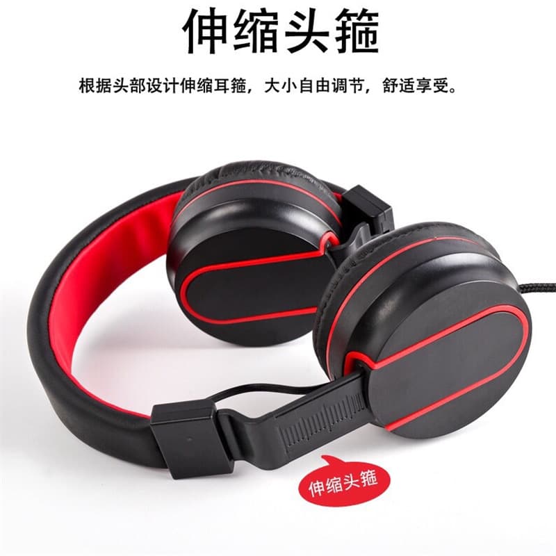 Wearing Wired Headphones headset, eating chicken with wheat calls, common wired headphones