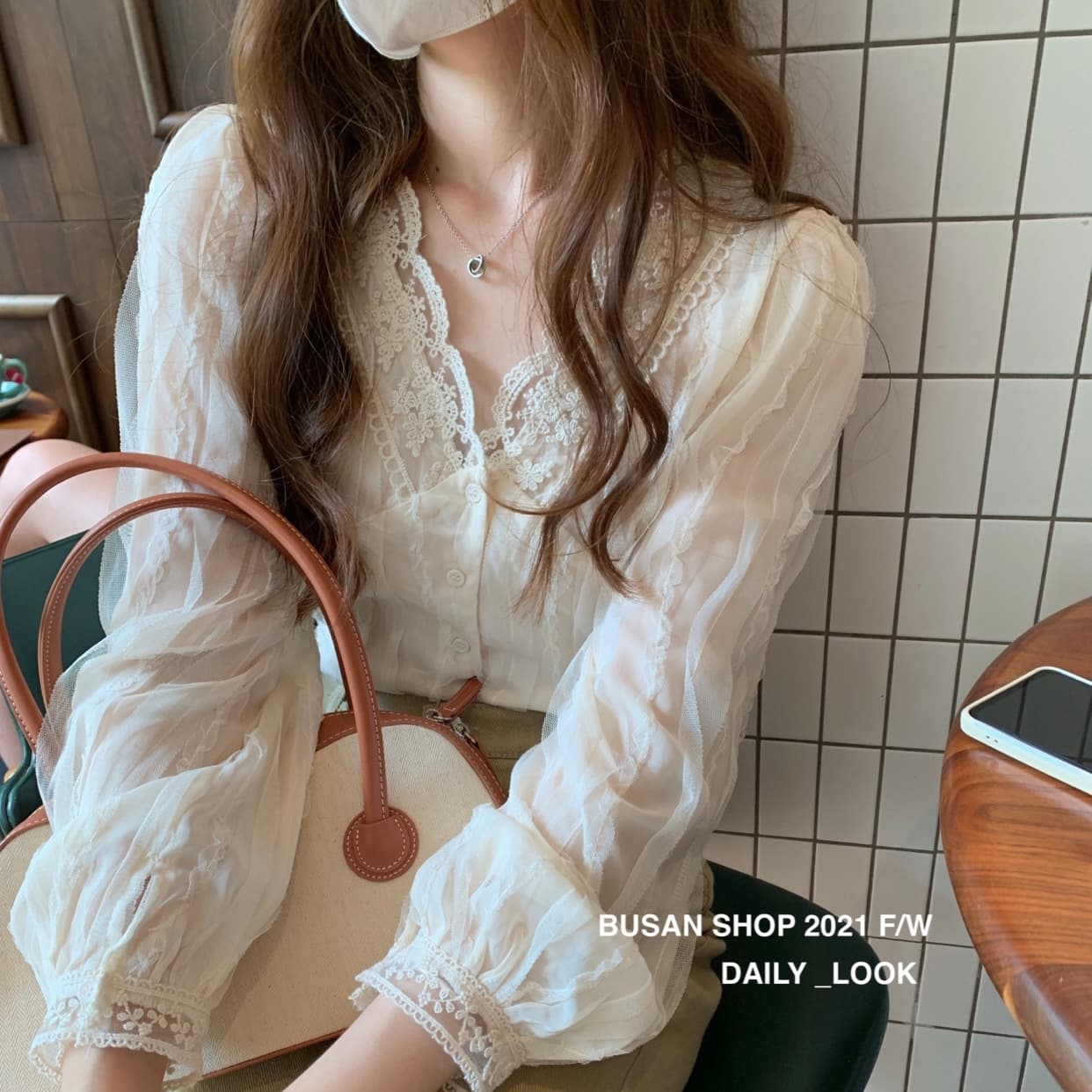 Lace spring base shiffon shirt, V-neckline, 2022 collection, trend of season