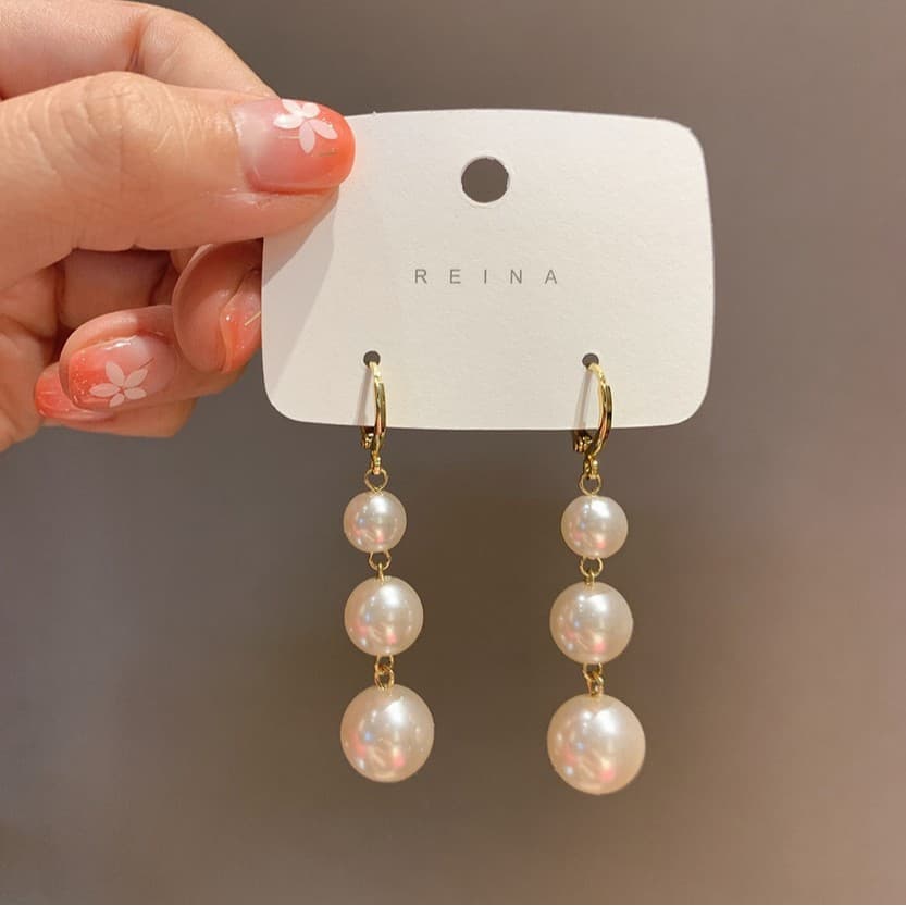 South Korean long goods pearl with tassels, design earrings, simple and elegant design, trend of season