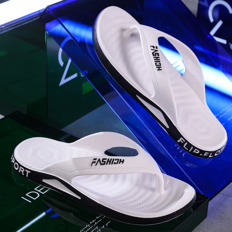 Summer flip flops to go out, non-slip fashionable trend beach footwear
