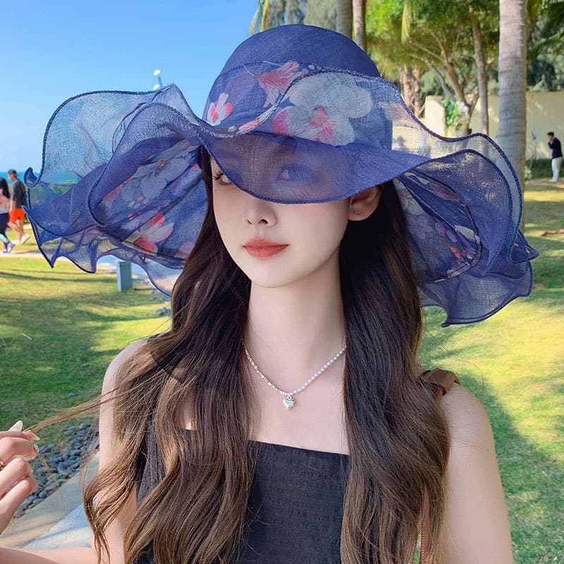 Fashionable beach summer silk hat solar-powered, UV protection