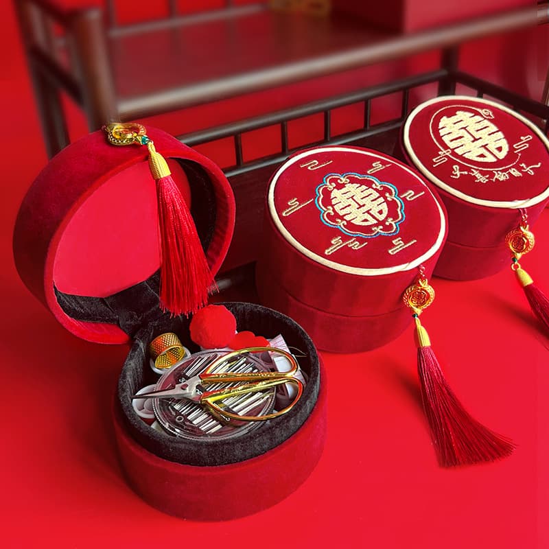 Bride wedding festive wedding dowry dowry needle and thread pack dragon and phoenix small scissors needle and thread household set needle and thread box