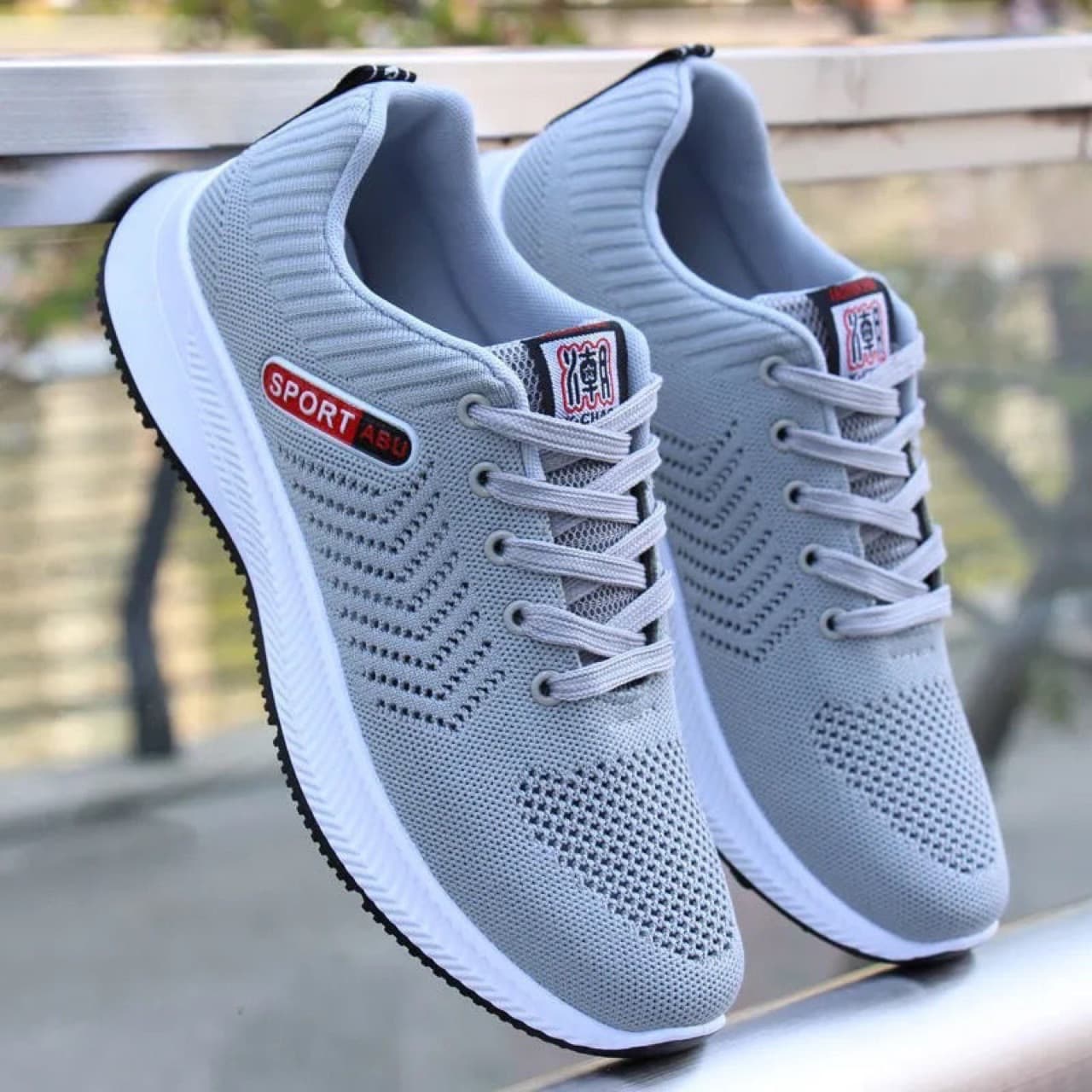 (Wholesale), autumn comfortable breathable fashionable wear-resistant running sneakers for leisure, autumn season 2025, made with flyknit technology