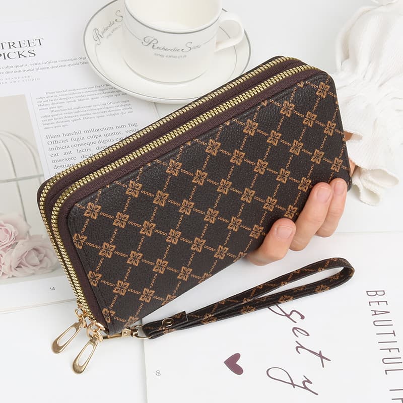 Long fashionable wallet with zipper, capacious shoulder bag, small clutch bag